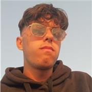 Profesor de refuerzo, económico y buen trato con los niños. Principalmente trabajo con niños/as de primaria